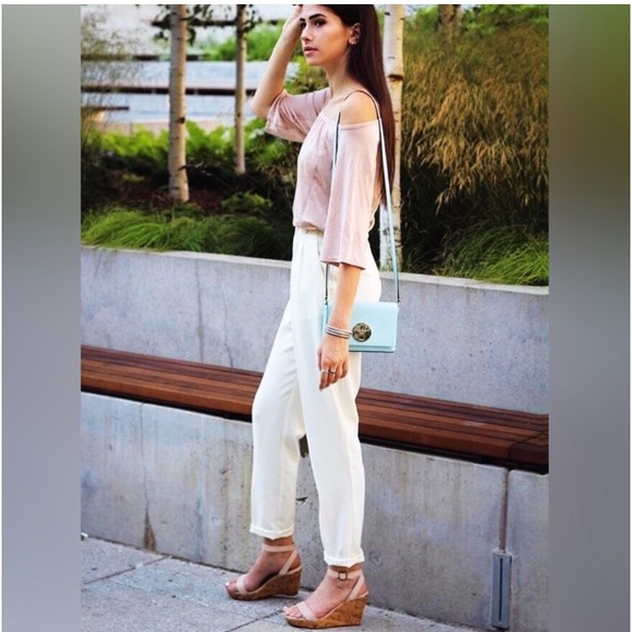 Sweet ♠️Kate Spade Bag! Sally Crossbody In Blue Hydrangea With Pyramid Clasp! - Picture 4 of 10